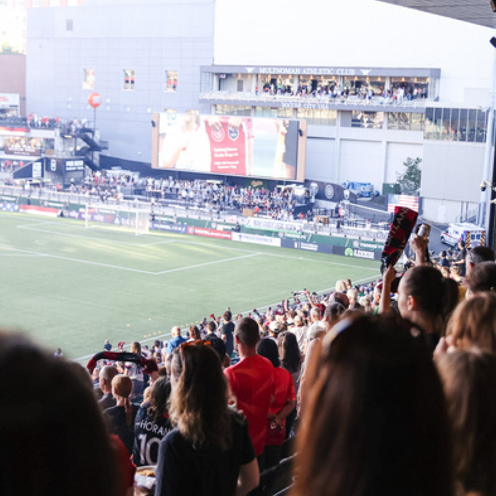 LESBIAN CULTURE CLUB'S FIRST SOLD OUT EVENT: THORNS GAME RECAP